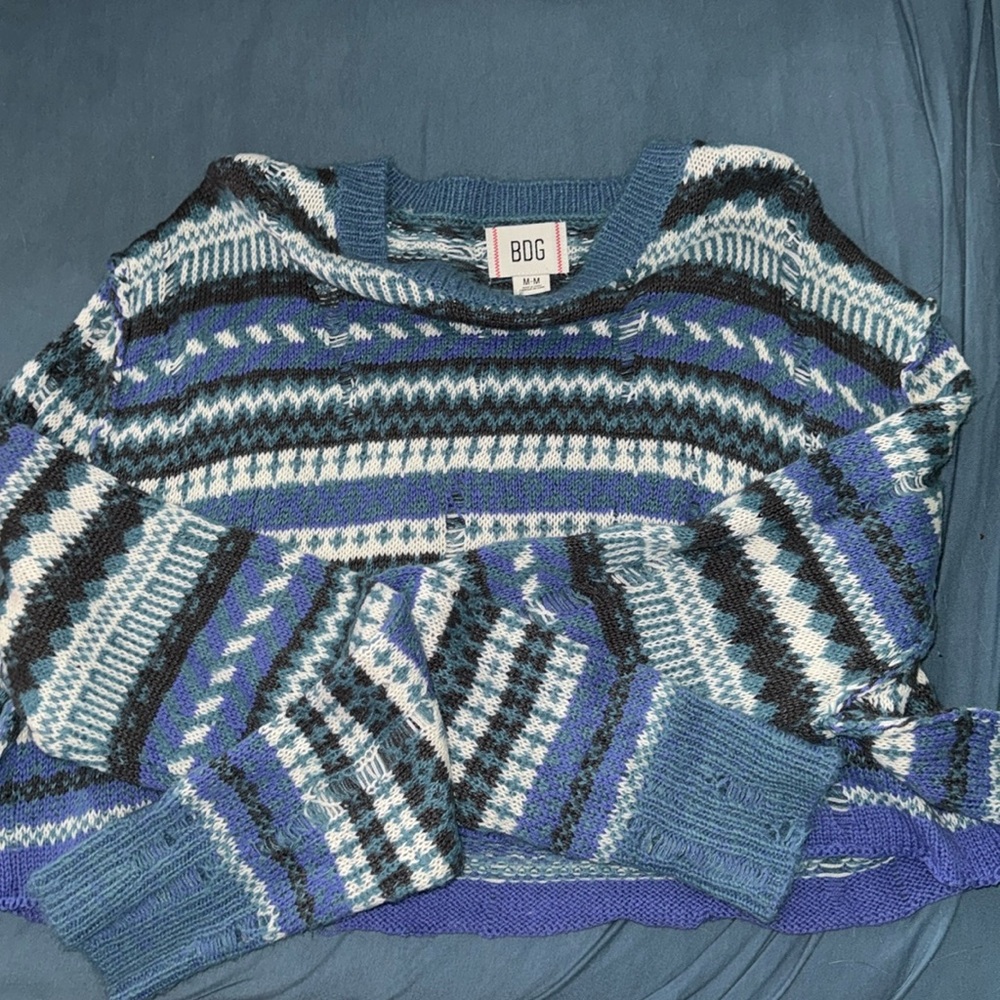 UO CROP SWEATER